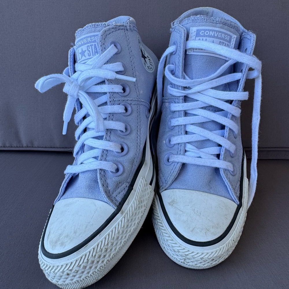 Converse High-Tops in Soft Lavender